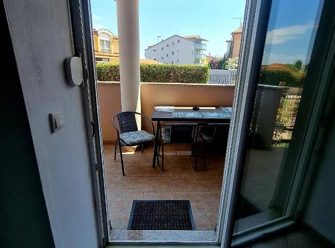 Ema Apartment *