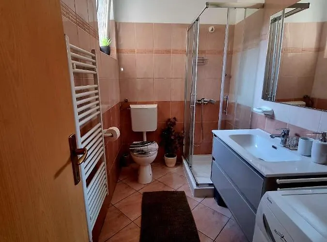 Ema Apartment
