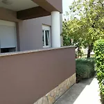 Apartman Ema *