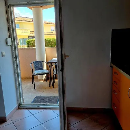 아파트 Ema 풀라