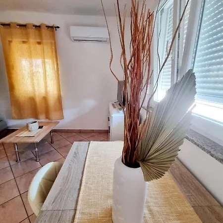 Apartment Ema