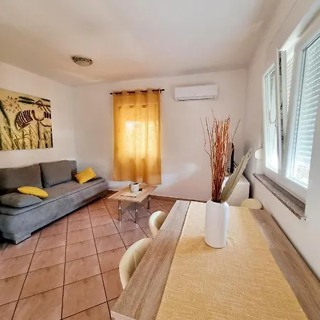 Apartment Ema