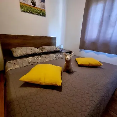 Apartment Ema *