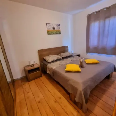 Apartment Ema
