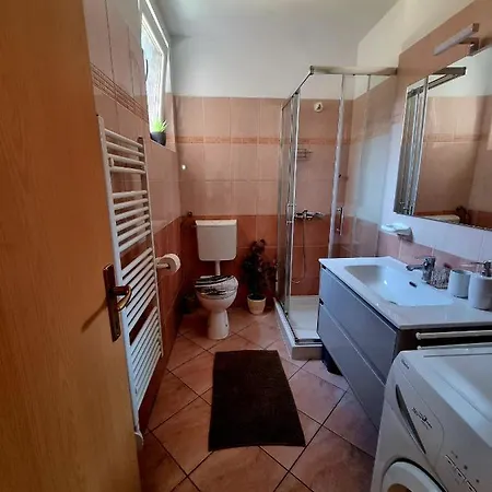 Ema Apartment