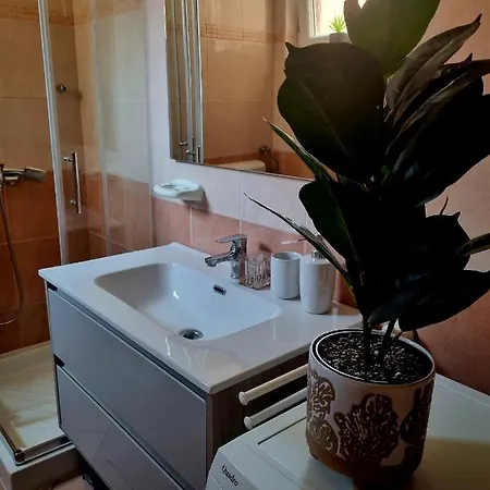 Ema Apartment