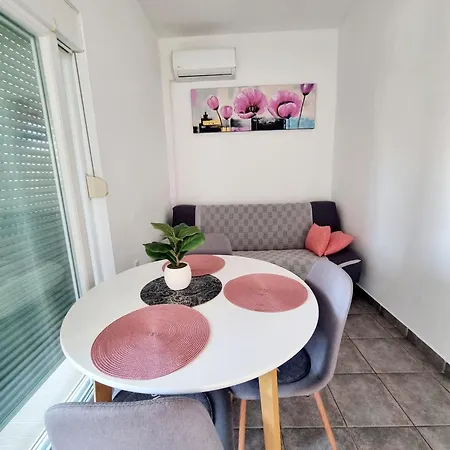 Apartment Ema Pula