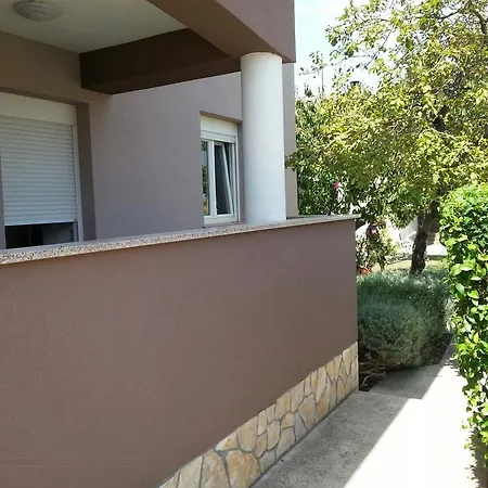 Apartment Ema *
